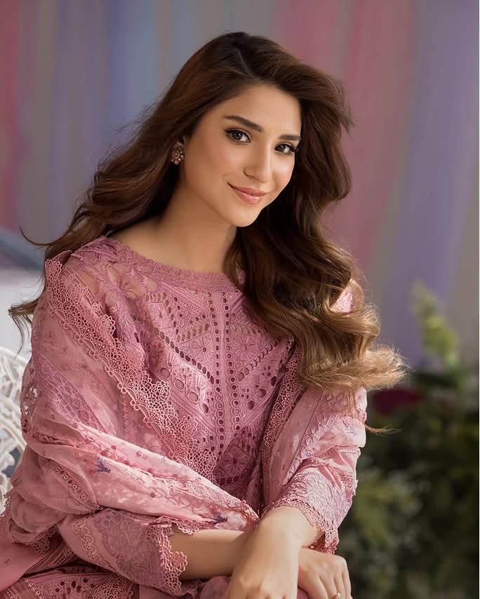 SOBIA NAZIR LAWN UNSTITCHED EMB 3PC