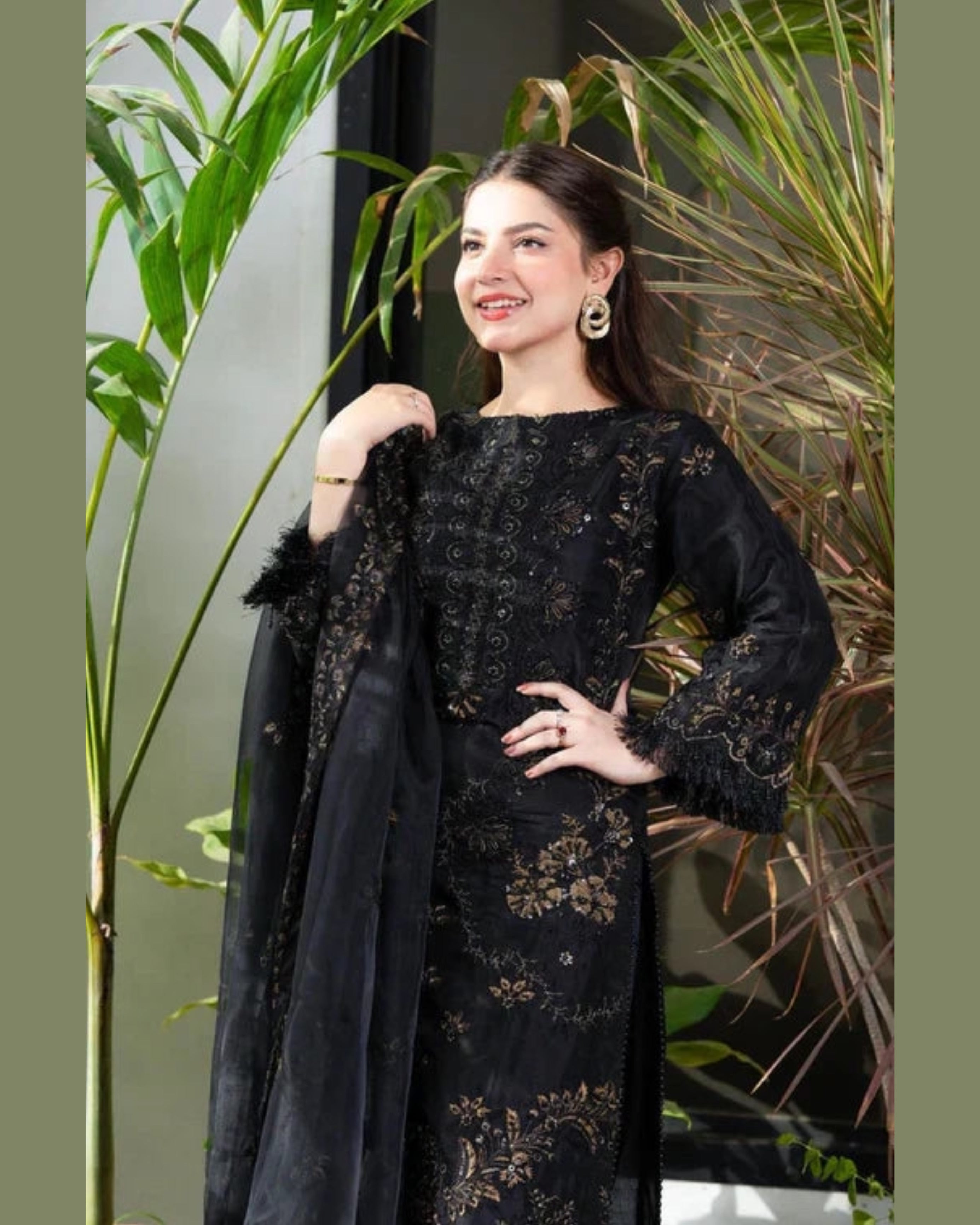 MARYAM MARIA LAWN UNSTICH EMB 3PC